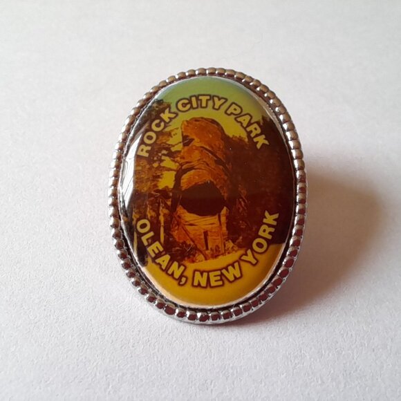 Vintage Souvenir Pin Rock City Park Olean New York USA Travel Gift - Picture 1 of 9